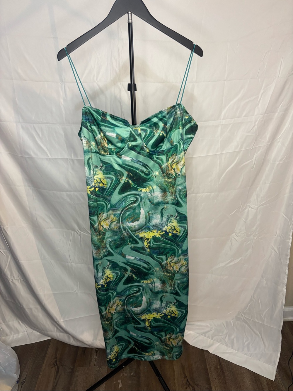 PrettyLittleThing Green Marble-Print Midi Slip Dress